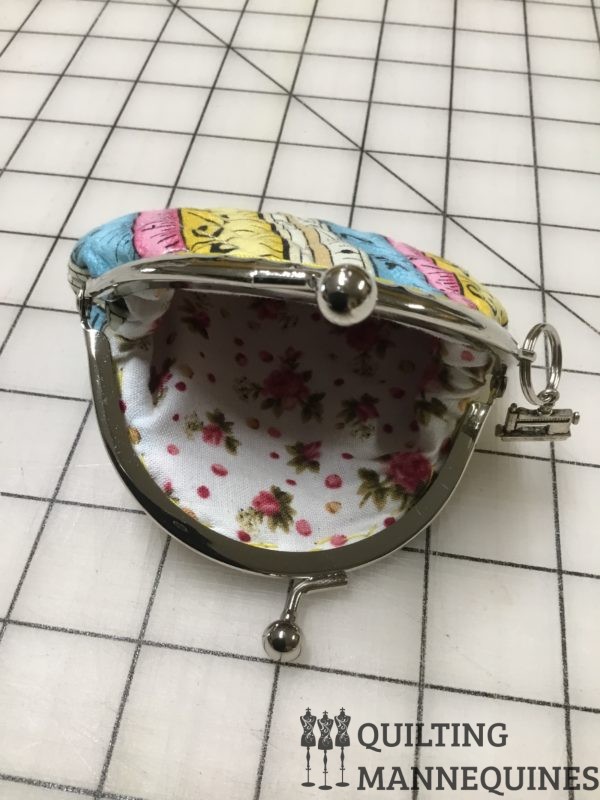 X QUILTED MEASURING TAPE COIN PURSE #22 - Image 2