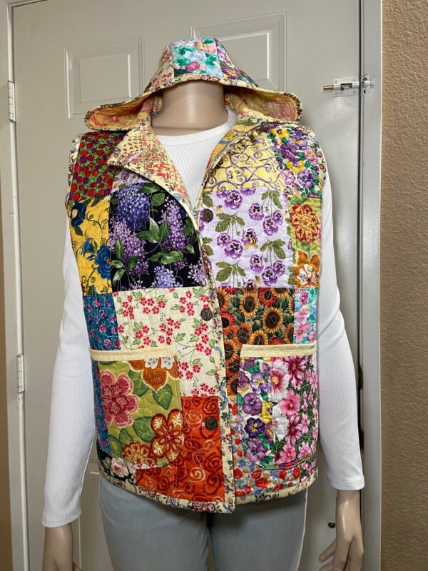 QUILT HOODIE VEST/6" FLORAL SQUARES #44