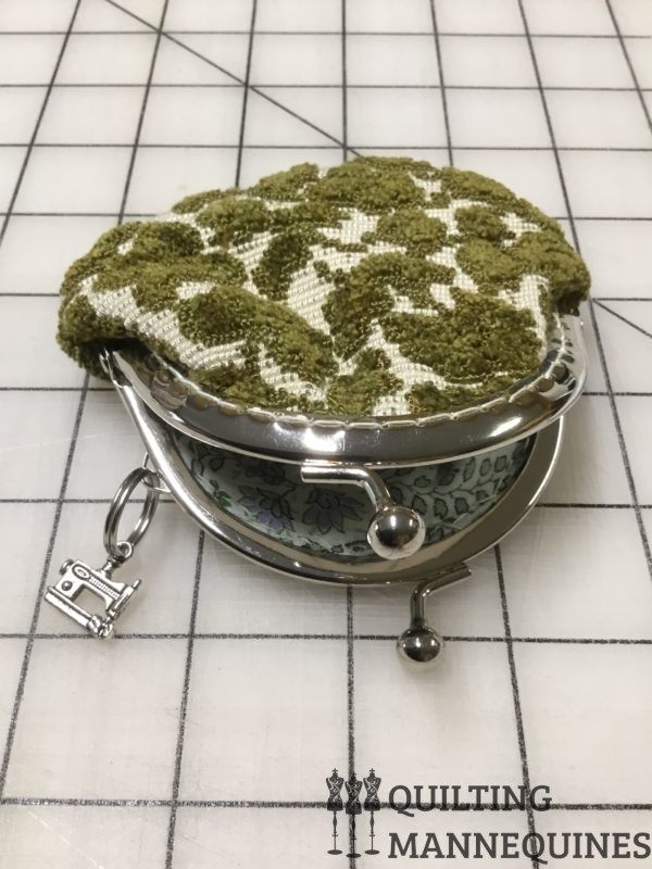X GREEN FLORAL TAPESTRY COIN PURSE - Image 2